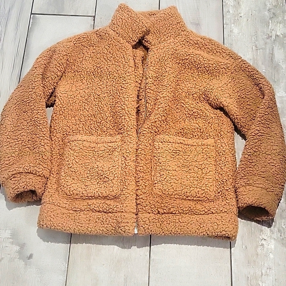 Unknown source caramel color fleece jacket and deep pocket size small